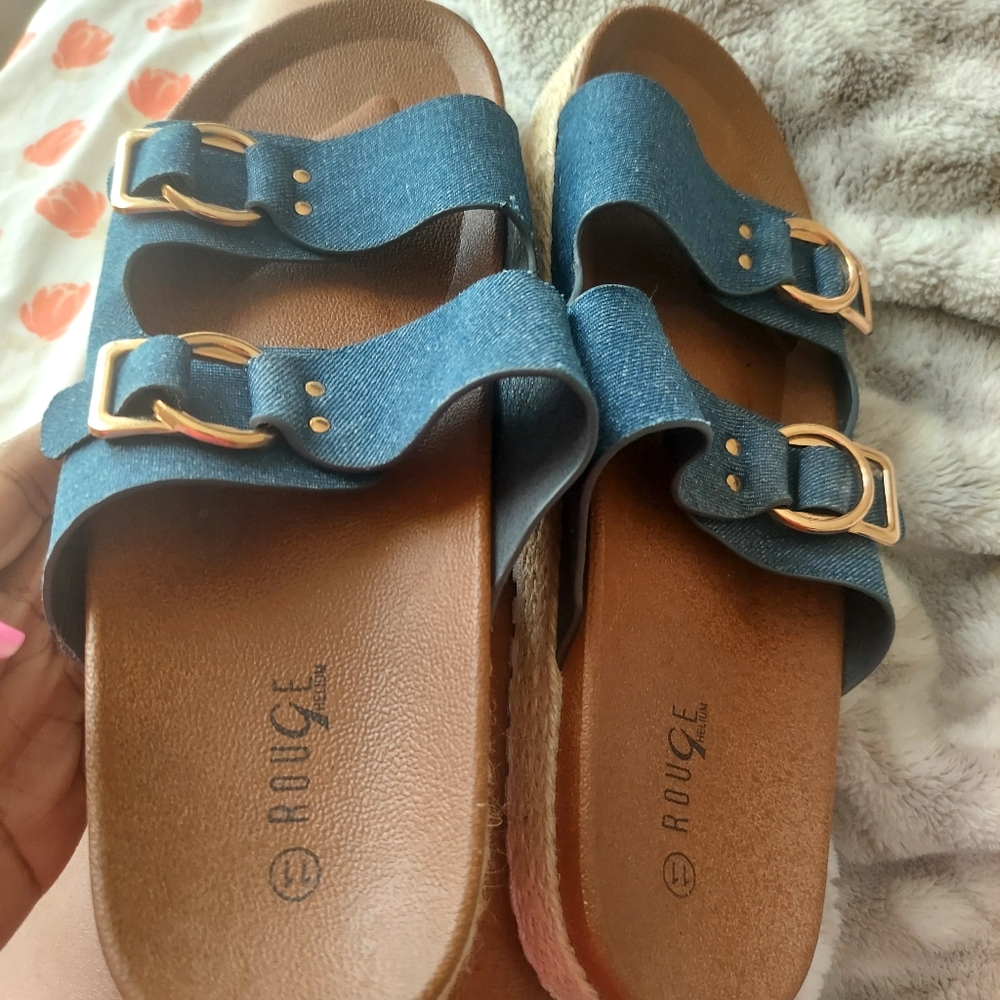 Sandals - Picture 2 of 6